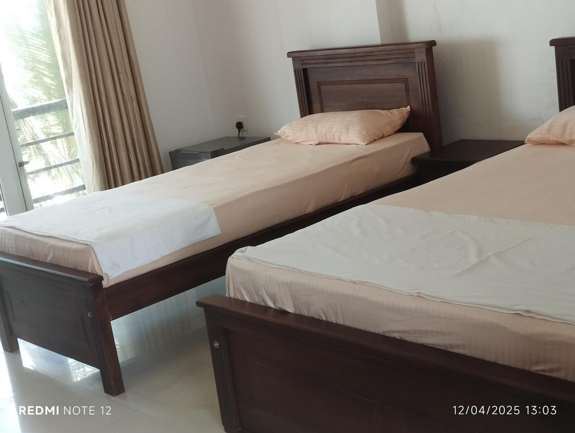 Hotel Ocean Edge Hikka Hikkaduwa Exterior foto